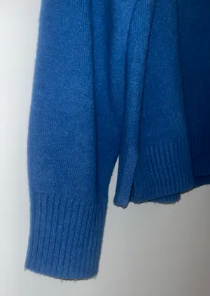 Uniqulo Turtleneck thumbnail 2