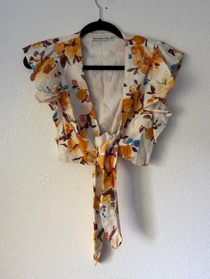 Abercrombie & Fitch Floral Tie-Front Ruffle Crop Top thumbnail 1