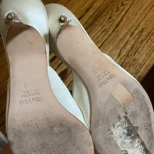 Vera Wang Mules Size 38.5 Ivory Satin Kitten Heels Lace Up (Flawed) thumbnail 3