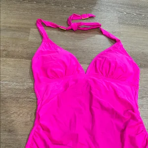 Pink Floral Women's Swimwear Set thumbnail 2