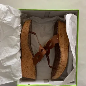 Sam Edelman Tan Cutout Sandals thumbnail 11