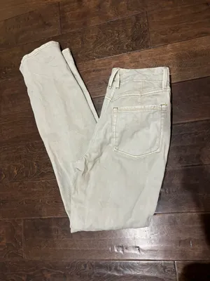 Good American 90s icon jeans in bone thumbnail 7
