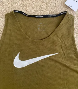 Nike NWT Women’s Swoosh Run Tank thumbnail 3