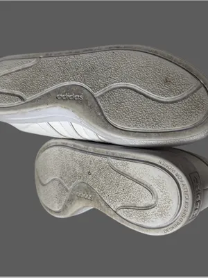 adidas White Low-Top Lace-Up Sneakers thumbnail 8