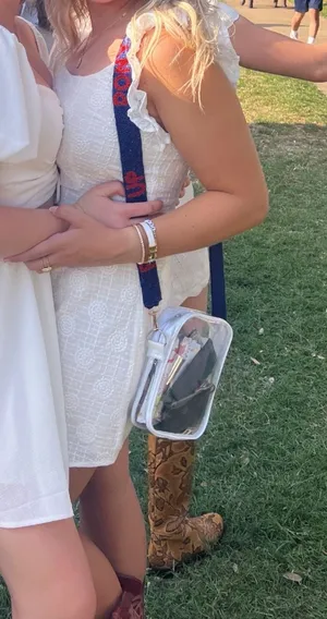 White Linen Dress Selfie Leslie thumbnail 1
