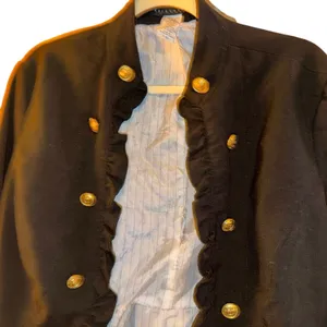 APOSTROPHE Military Chic Ruffle Blazer in Black with Gold Buttons Size Large New thumbnail 4