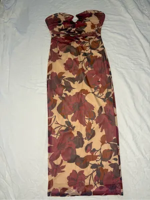 Selfie Leslie Strapless Floral Column Dress in Cream and Wine Tones thumbnail 5