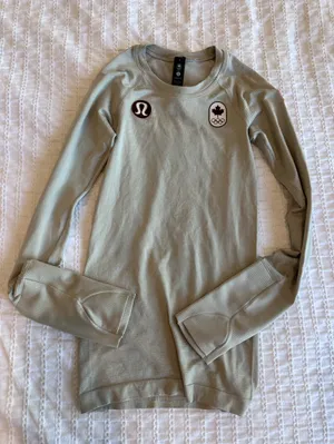 Lululemon - Team Canada Shirt thumbnail 1