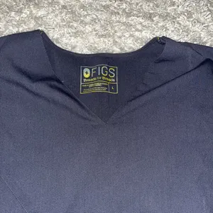 FIGS scrub top size large thumbnail 2