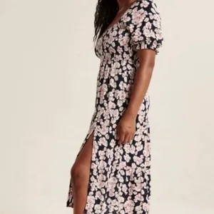 Abercrombie & Fitch Floral Puff Sleeve Midi Dress - size XS thumbnail 2