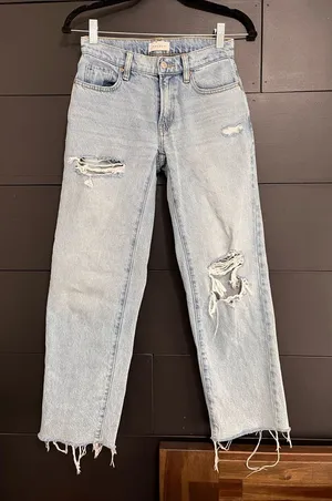 PACSUN Distressed Lightwash Denim Jeans 90’s Straight Women’s Sz 23 EUC thumbnail 1