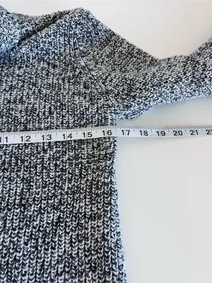 Abercrombie and Fitch Women's Long Sleeve Turtleneck Black Marled Sweater Jumper thumbnail 7