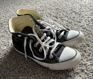 Women’s High-Top Converse thumbnail 1