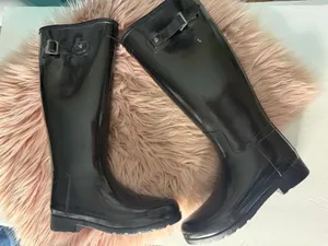 Hunter Women’s Original Tall Gloss Rain Boots Black Size 7 thumbnail 2