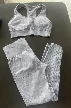 Nwot High Waisted Leggings And Top In Grey Color M thumbnail 1
