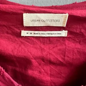 Urban Outfitters Red Wine Long Sleeve Tiered Textured Babydoll Dress Size Medium thumbnail 3