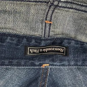 Abercrombie and Fitch Blue Jean Cutoff Shorts Women’s 27 thumbnail 4