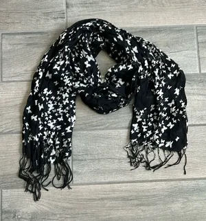 Butterfly print fringe scarf thumbnail 1