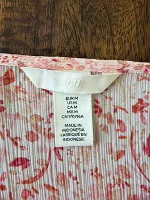 H&M Pink Floral V-Neck Smocked Waist Blouse thumbnail 3