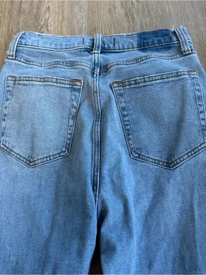 Abercrombie & Fitch 90’s Slim Straight Ultra High Rise Light Blue Jeans thumbnail 6