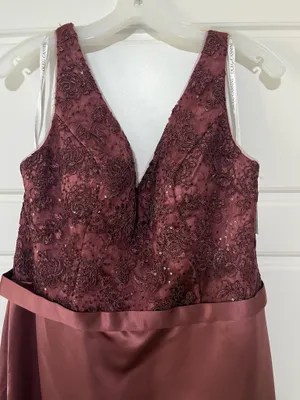 Oleg Cassini Burgundy prom dress formal thumbnail 2