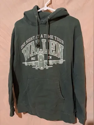 Morgan Wallen tour sweatshirt Green Size M thumbnail 1