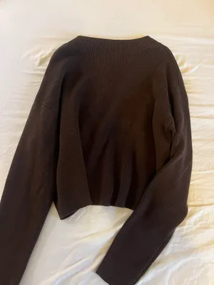 Brown Sweater thumbnail 2