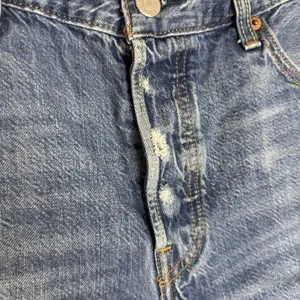 Levis 501 Shorts Womens 29 Blue Denim High Rise Button Fly Distressed Raw‎ Hem thumbnail 3