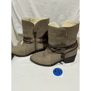 Woman’s Sporto. Lori Tan Suede Leather Size 9.5 Ankle Bootie #671 thumbnail 3