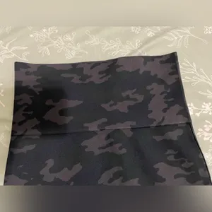 SPANX Look At Me Now Seamless Black Camouflage Leggings Sz M thumbnail 8