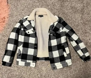 Plaid Sherpa Jacket Size M thumbnail 1