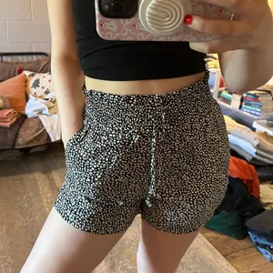 Abercrombie Pattern Linen Shorts thumbnail 1