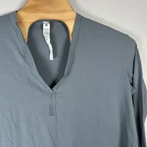 Lululemon Back in Action V-Neck Long Sleeve Shirt Womens Size 12 Gray Oversized thumbnail 2