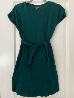 Forever 21 forest green dress thumbnail 1