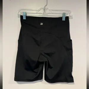 Black‎ all in motion pocket biker shorts thumbnail 4