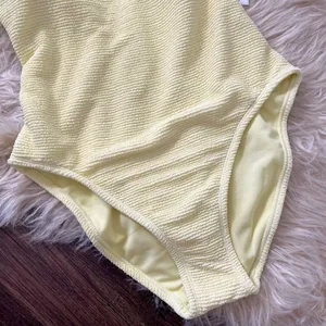 NWT California Waves Popcorn Scrunch Scoop Neck One-Piece Swimsuit Yellow Size M thumbnail 2