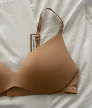 SKIMS wireless form push up plunge bra ochre thumbnail 3