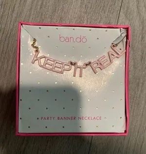 Necklace thumbnail 1