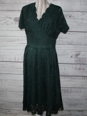 JJ's House Dark Green V-Neck Pleated Lace Dress thumbnail 2