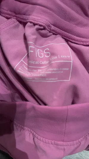 Figs scrubs thumbnail 5