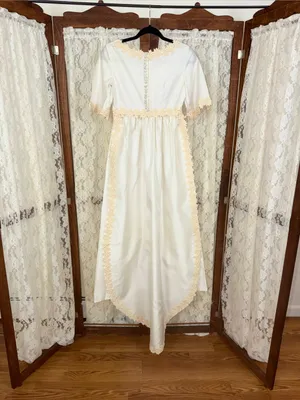 Gorgeous Vintage 1960s Silk Taffeta Sheath Wedding Gown thumbnail 8
