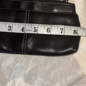 Source Unknown BROWN FAUX LEATHER WRISTLET ONE ZIP POCKET ON OUTSIDE AND FULL ZIPPER CLOSURE thumbnail 6