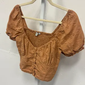 Love Tree Terracotta Rust Eyelet Button Front Smocked Crop‎ Top Blouse Medium thumbnail 3