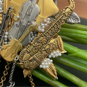 Vintage Musical Instruments Music Theme 3D Brooch 36.6g thumbnail 13