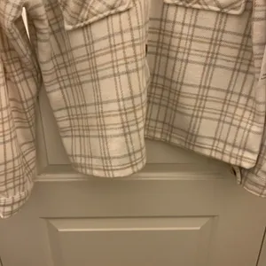 Time And Tru Women's Flannel Plaid Crop Jacket Shirt Shacket Size L 12-14 thumbnail 9