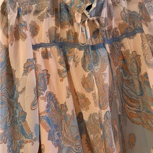 Lg Sheer Paisley Tie-Neck Blouse in Cream and Blue thumbnail 4