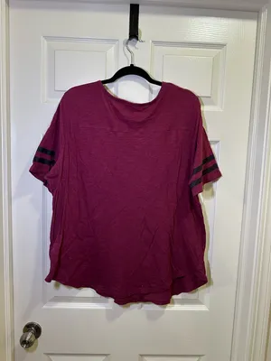 Old Navy Relaxed T-shirt Size XXL Maroon Short Sleeve Stripe Top Shirt thumbnail 4