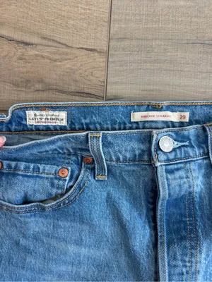 Levi’s Premium Denim Ribcage Straight Ankle Medium Wash Blue Distressed Jeans 29 thumbnail 6
