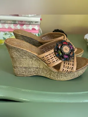 Patrizia Spring Step Tan Floral Jewel Accent Slide Platform Wedge Sandal 38/7.5 thumbnail 7