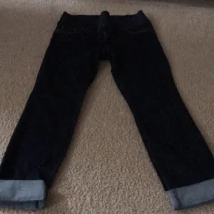 Maternity Front-Low Panel Skinny Jeans
Size 8 thumbnail 2